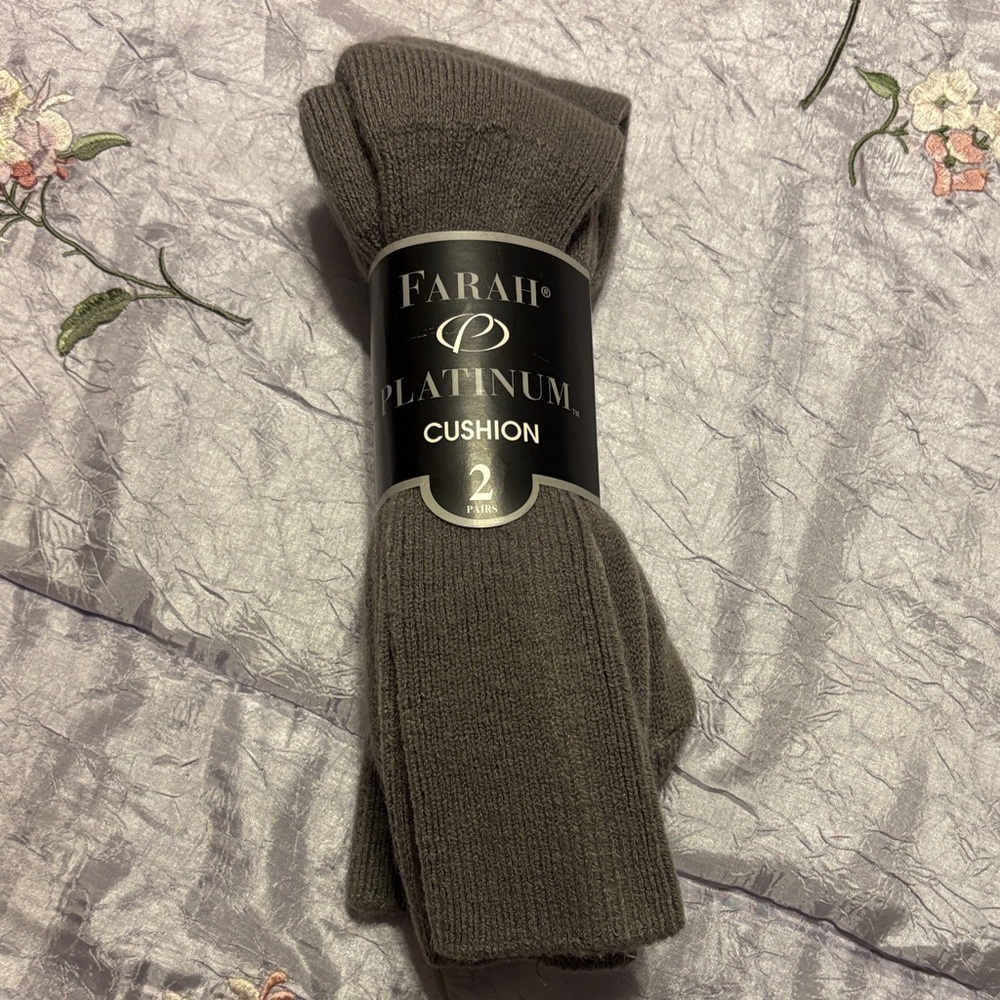 NWT Farah brand thick cushion socks